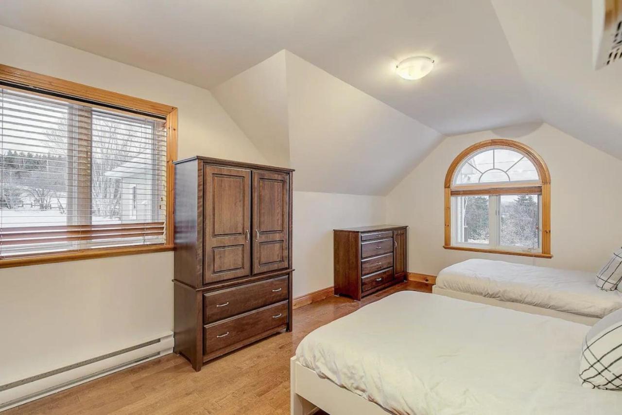 Cozy Haven With Spa & Stunning Views Baie-Saint-Paul Extérieur photo