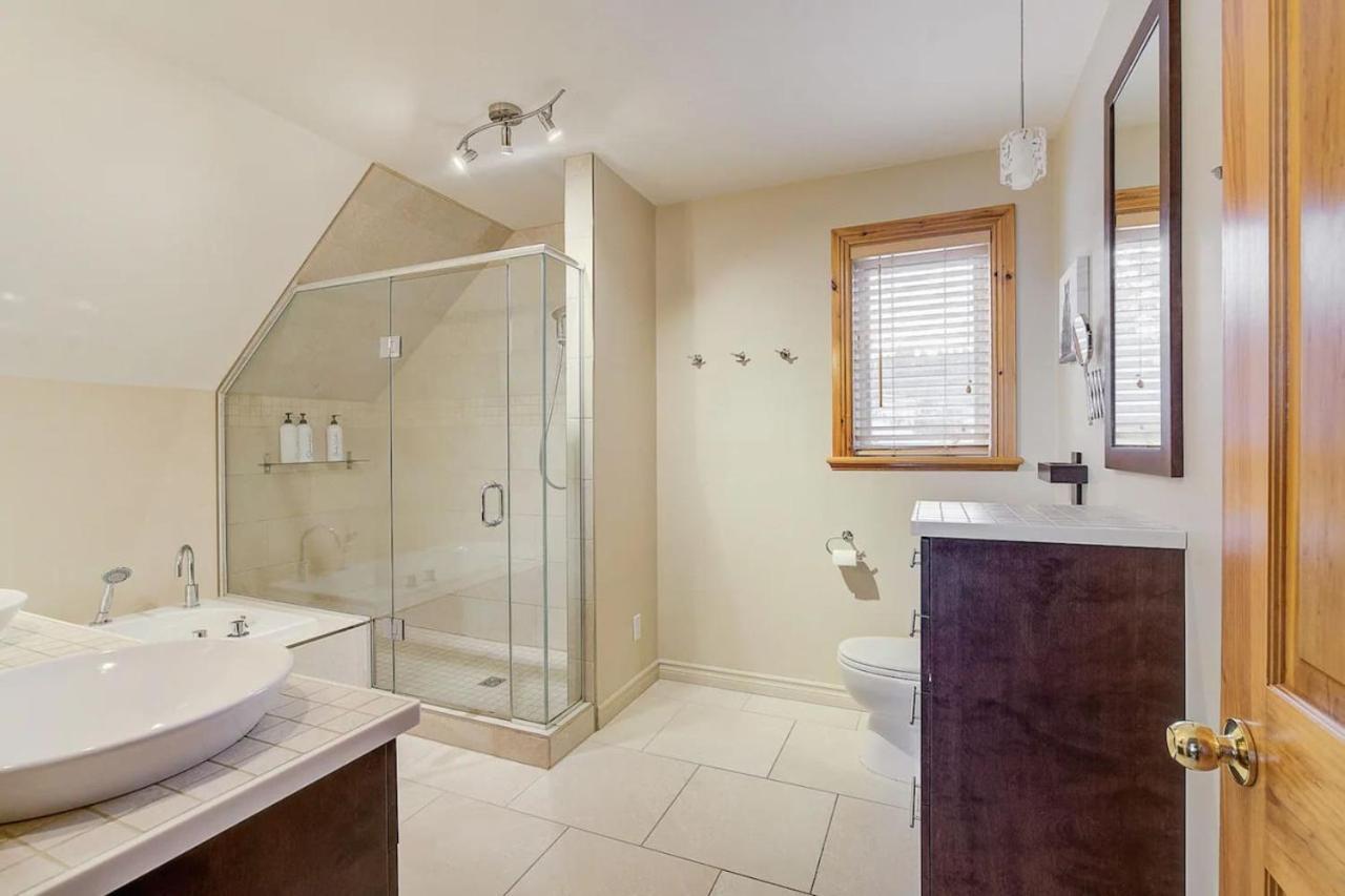 Cozy Haven With Spa & Stunning Views Baie-Saint-Paul Extérieur photo