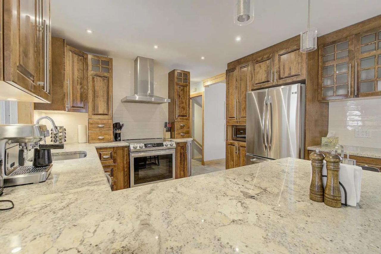 Cozy Haven With Spa & Stunning Views Baie-Saint-Paul Extérieur photo