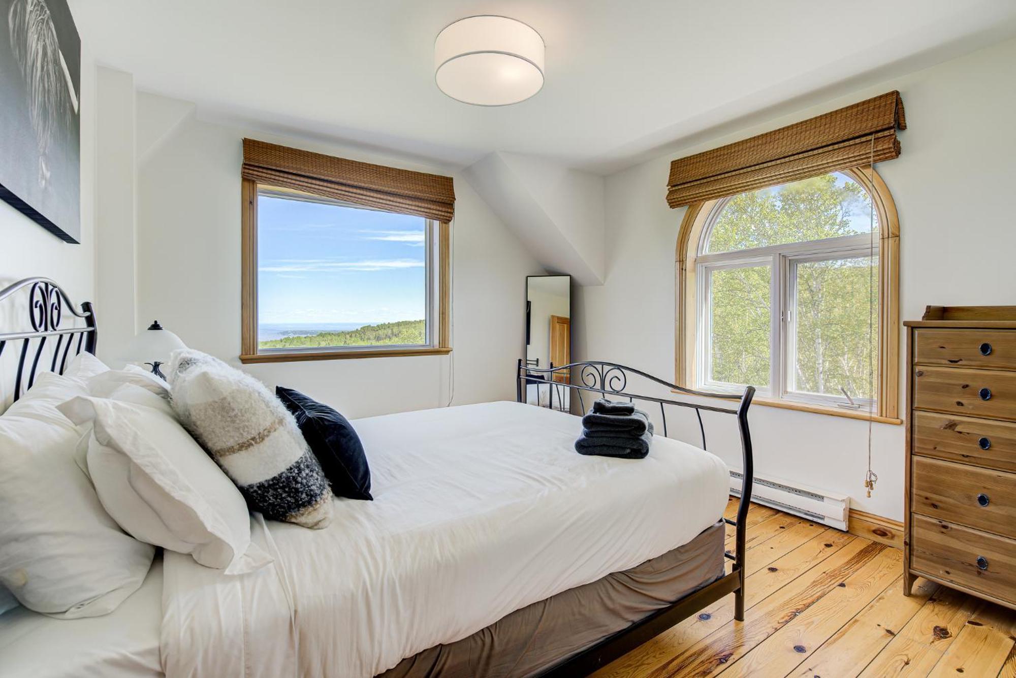 Cozy Haven With Spa & Stunning Views Baie-Saint-Paul Extérieur photo